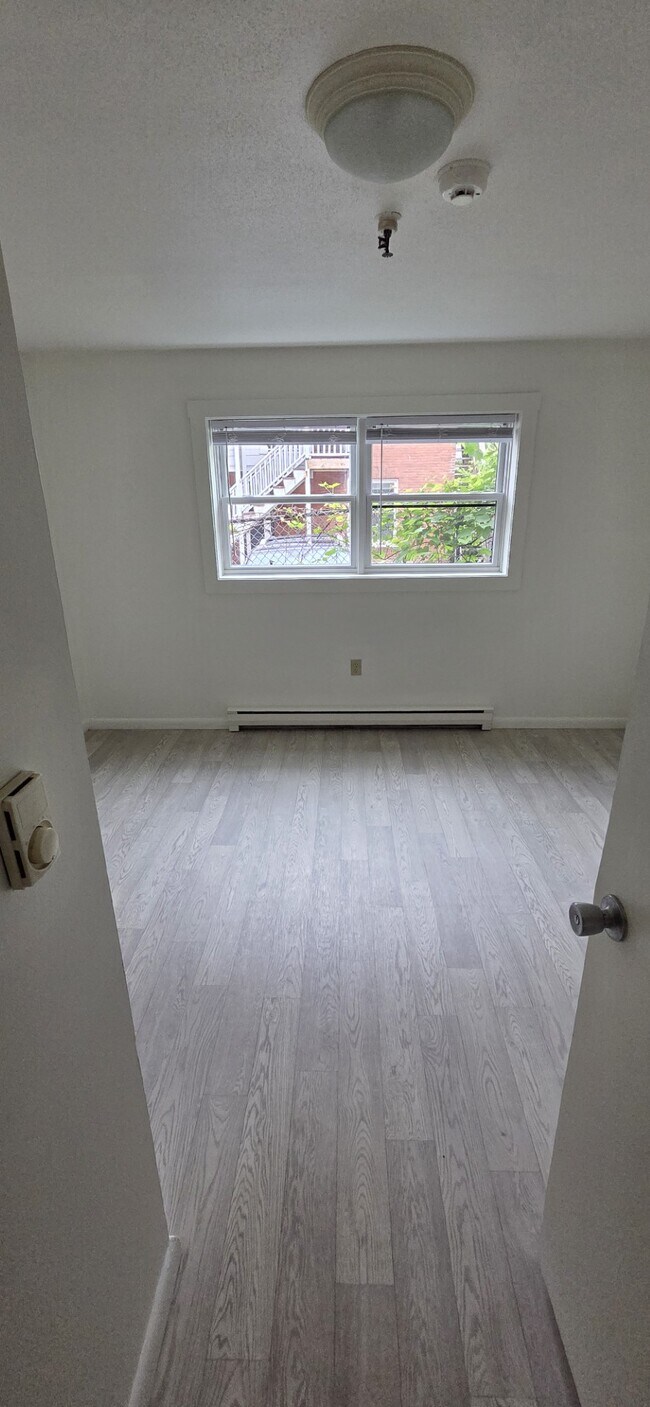 Apartment 6, Bedroom