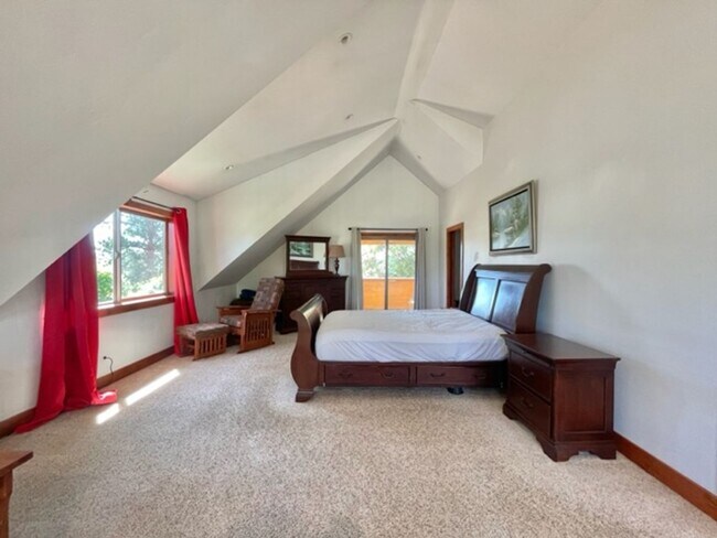 Photo - Cozy Lake Hatcher House