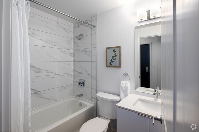 2 BR, 2 BA - 789 SF - 22 Hughson Street North