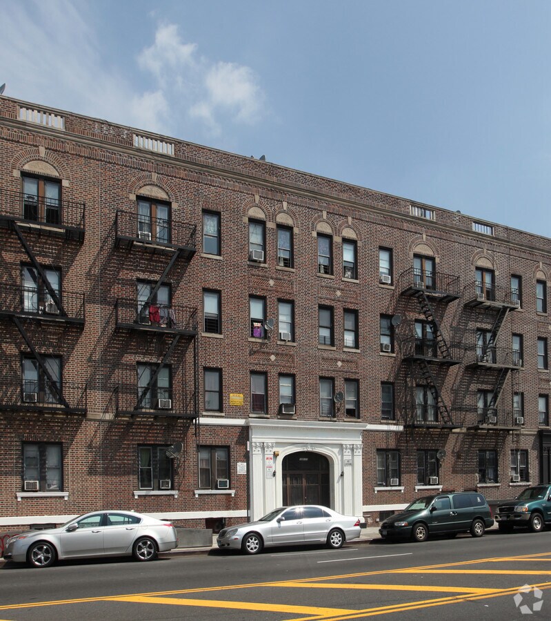 Photo - 146-11 Hillside Ave