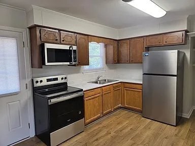 Photo - 313 Kingston Rd