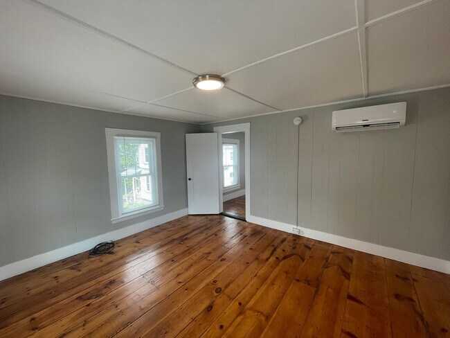 Photo - 21 Perley St Unit B