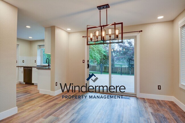 Photo - Beautiful 3 Bedroom 2.5 Bathroom Home Clos...