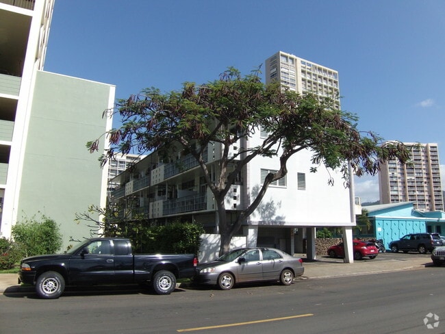 516 Kamoku St