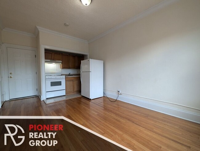 Photo - 2715 N Milwaukee Ave Unit 209