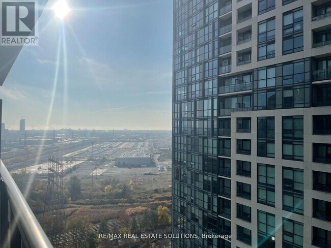 Photo - 30 Samuel Wood Wy Unit 1611