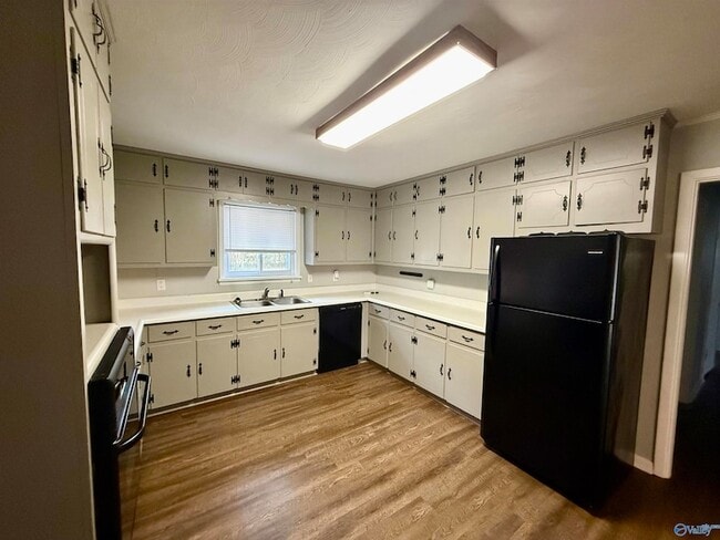 Photo - 804 Hodges St NW