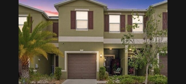 Building Photo - Town House 3/2.5 in Riverview