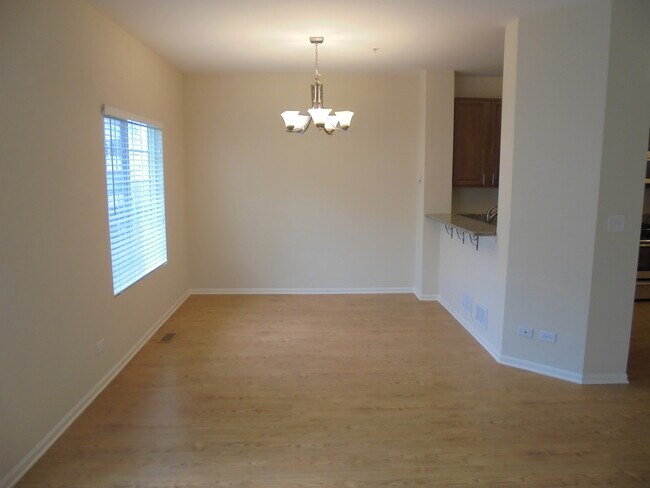 Photo - 615 Windsor Dr