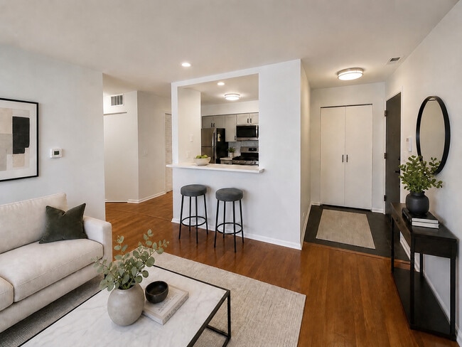 Photo - 1455 W Fullerton Ave Unit 203
