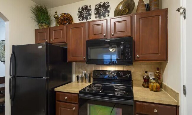 Building Photo - The Height of Comfort, The Peak of Style! Unit ASL2 Rental