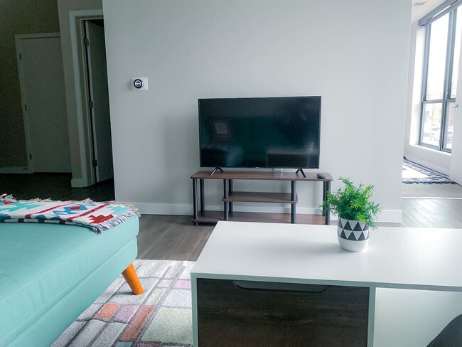 Photo - 1400 E Walnut St Unidad SI ID1534876P
