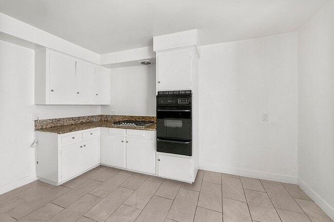 Photo - 10618 Crenshaw Blvd Unit 3