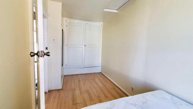 Photo - 125-127-127 Beacon Ave Unit 2