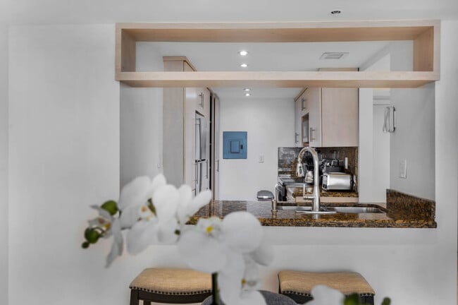 Photo - 1717 N Bayshore Dr Unidad ID1054118P