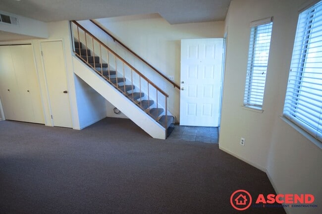 Photo - Stunning Townhome in Southwest Bakersfield!