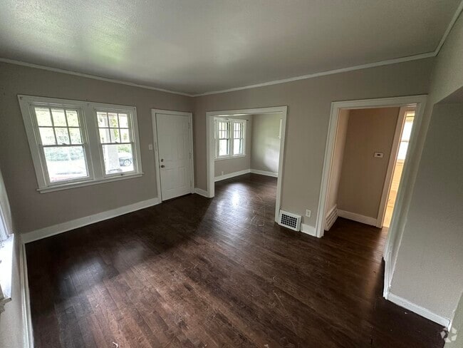 Building Photo - 3470 N Newhall St Rental