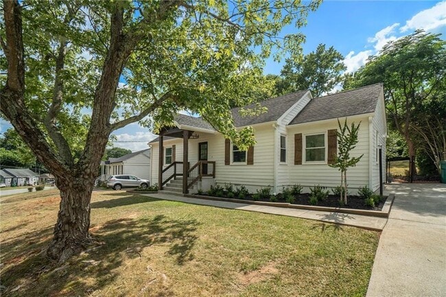 Photo - 2539 Glendale Cir SE