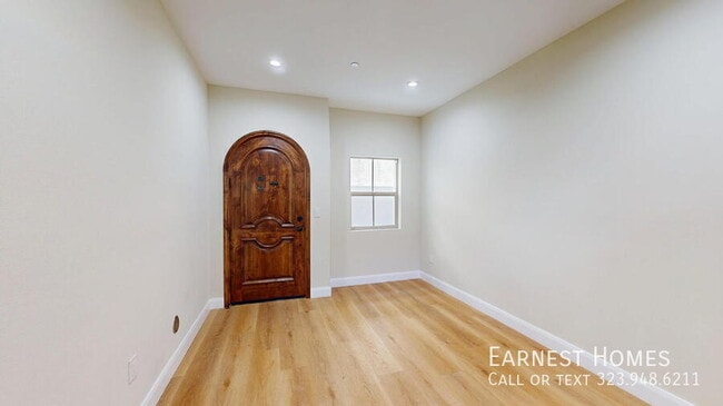 Photo - 310 N 3rd St Unidad B
