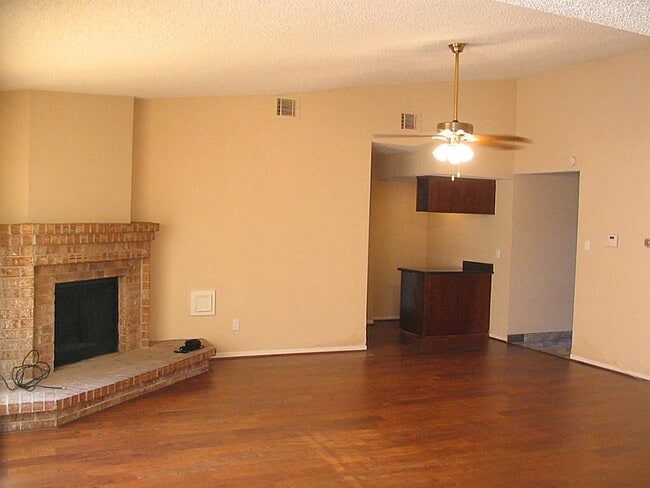 Photo - 15802 Kenbrook Dr