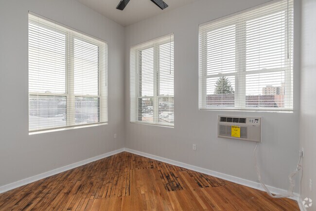3BR, 1BA - 1058SF - Bedroom