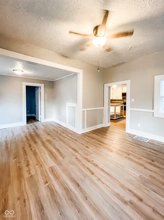 Photo - 102 Meridian St