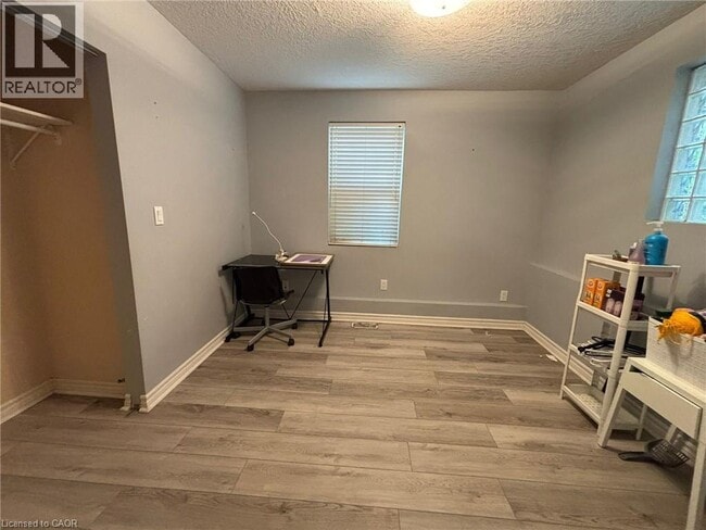 Photo - 124 King St N Unit 3