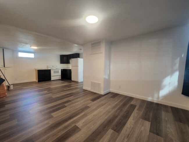 Photo - Harris Apartments Unit 18