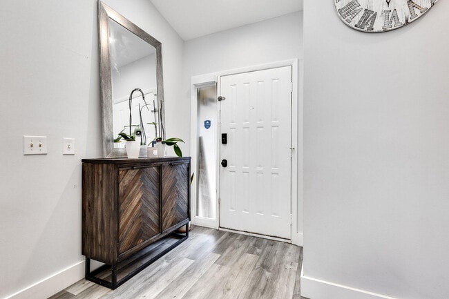 Building Photo - 13155 Chadwick Ct Unit 19