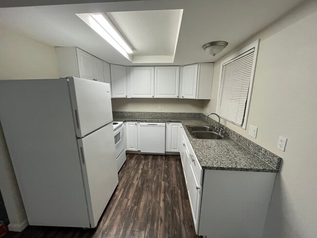 Photo - 110 Stanford Dr Unidad A