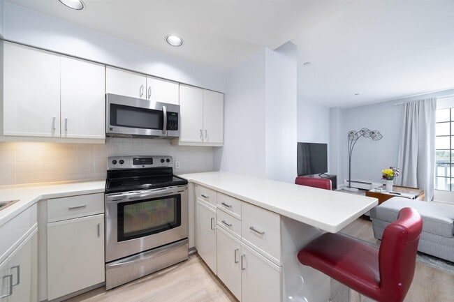 Photo - 100 Shearwater Ct E