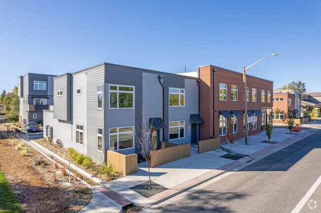 400 W Baseline - Baseline Old Town Village