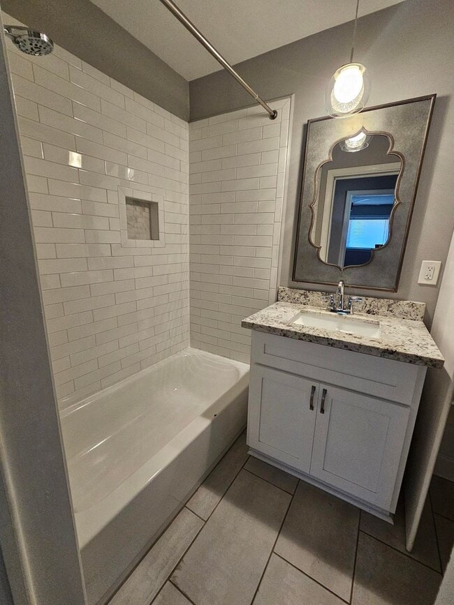 Photo - 4 Bedroom, 2 Bath Newly Renovated House for Lease