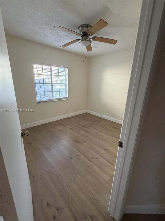 Photo - 2070 Madeira Dr