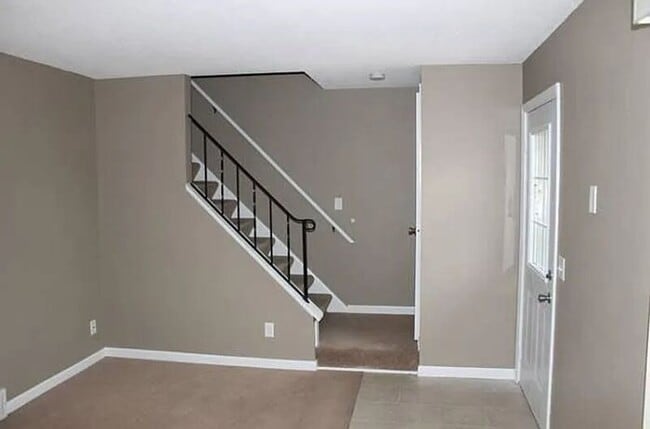 Photo - 721 Circle Dr