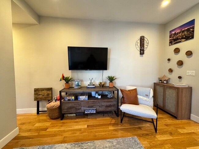 Photo - 56 Grace St Unit 2L