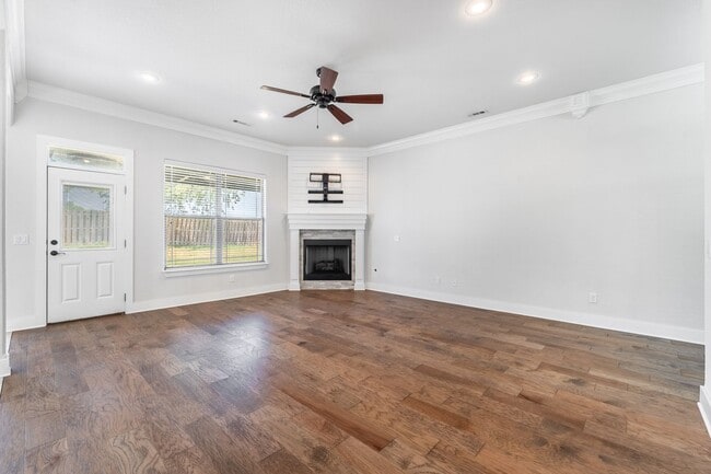 Photo - 1100 Huntleigh Dr