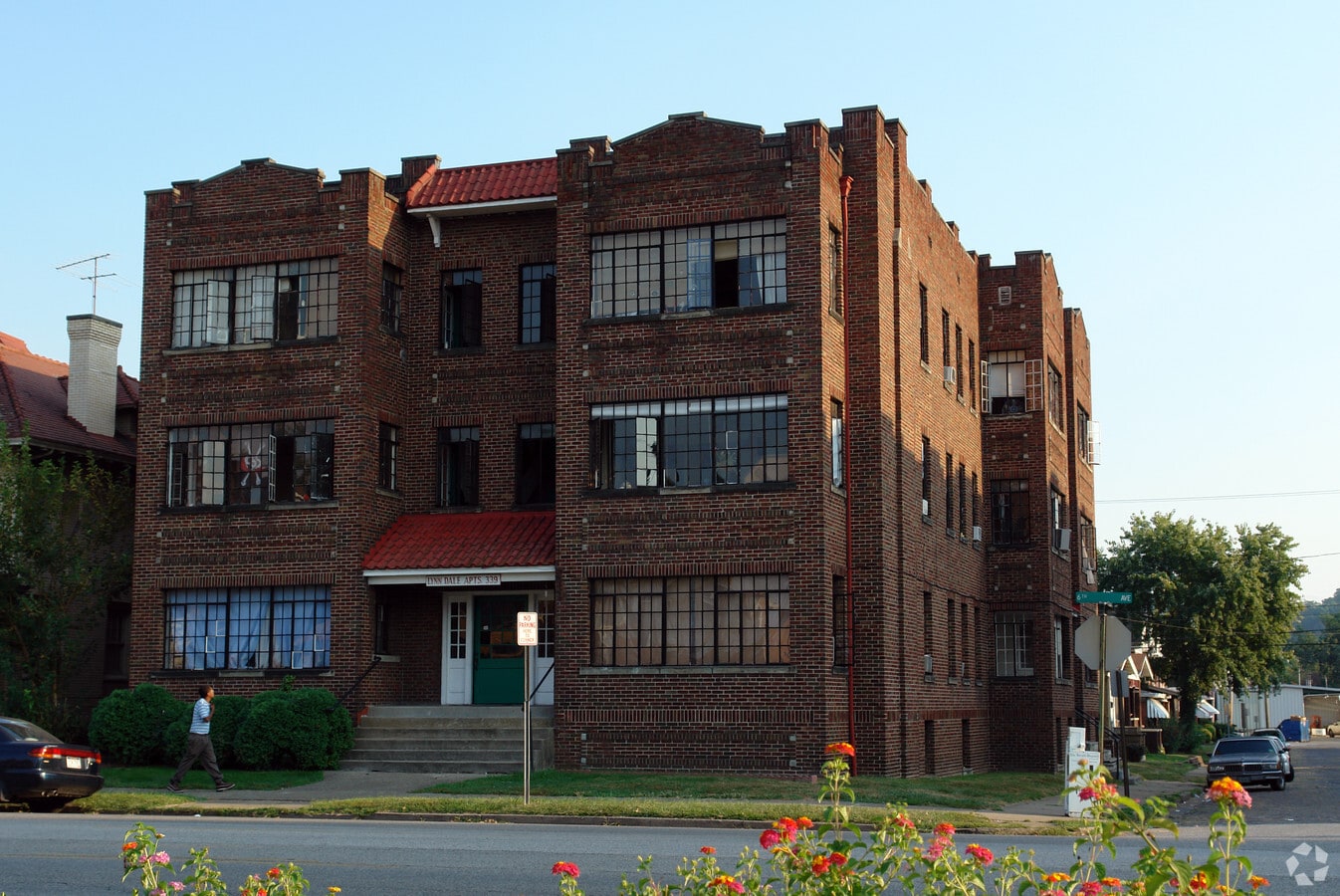Photo - 339 6th Ave Apartments