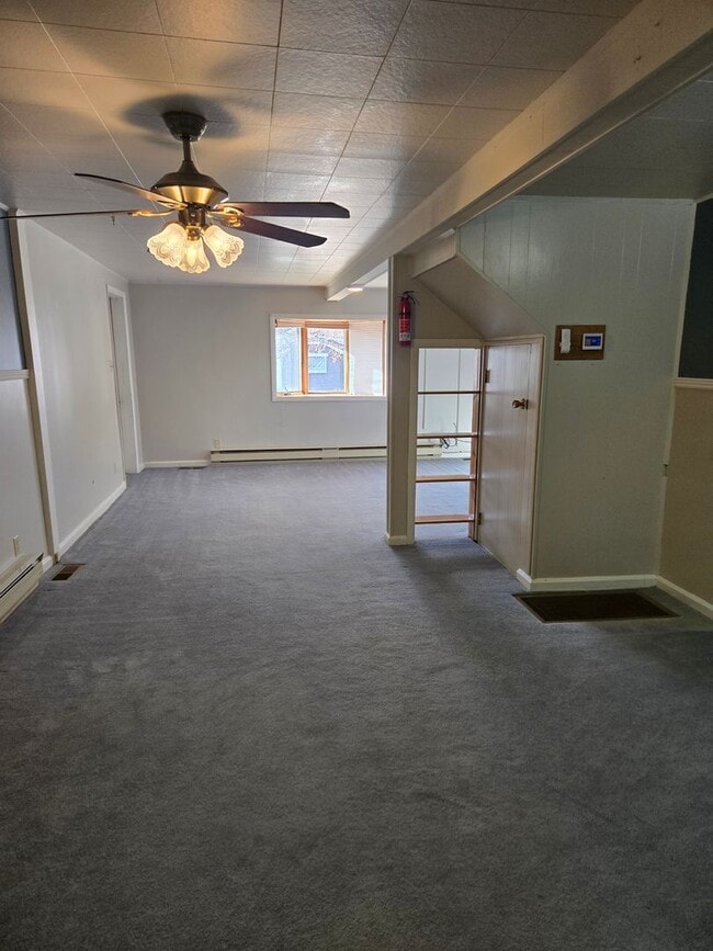 Photo - Three Bedroom Home - Single Car Attached Garage - in Townsend!