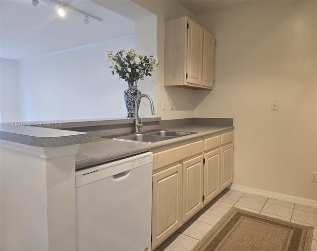 Photo - 2665 SW 37th Ave Unit 401