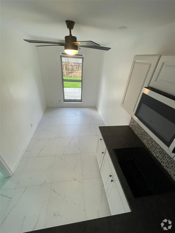 Building Photo - 5731 SW 53rd Ter Unit Efficiency Rental