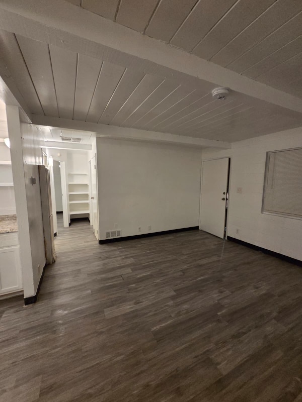 Photo - 11 E San Joaquin St