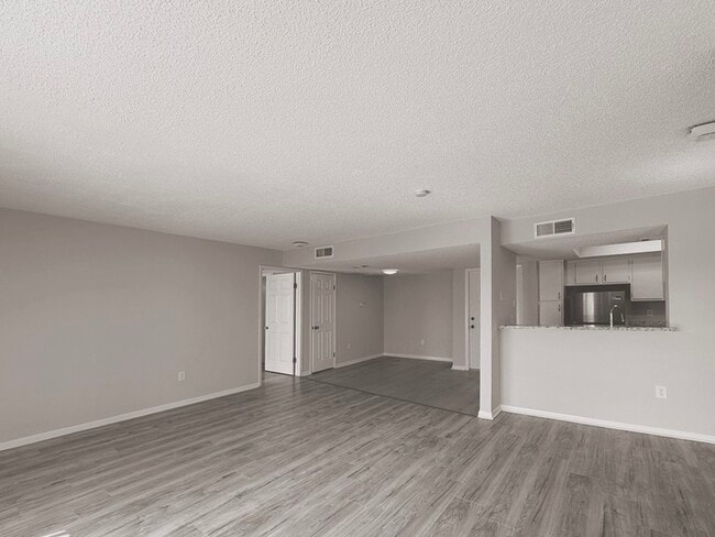 Photo - 2816 S Bartell Dr Unit 34