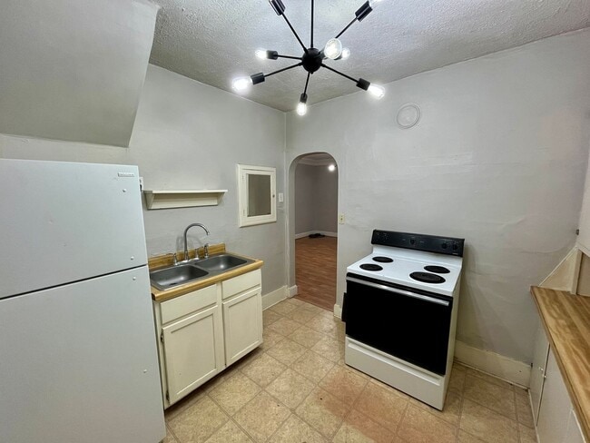 1209 Cleveland Ave Unit Lower