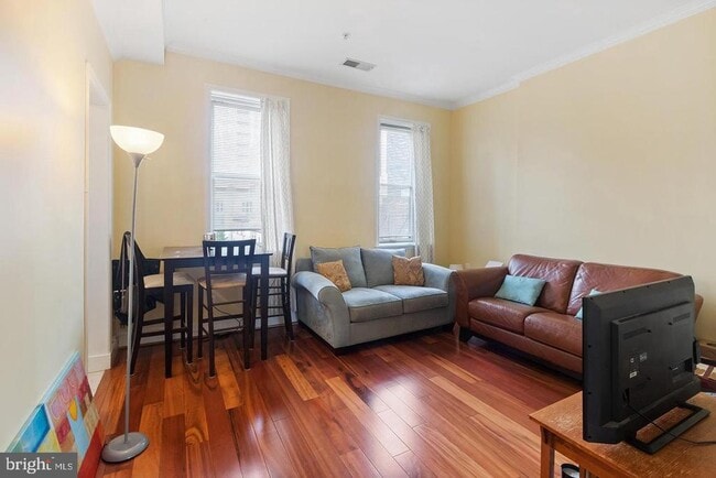 Photo - 2129 Walnut St Unit 3