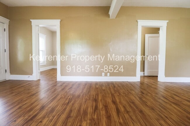 Photo - 3 Bed 1 Bath in beautiful location!