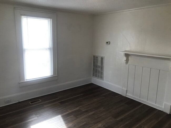 Photo - 1111 N George St