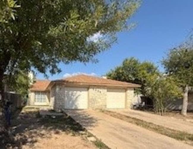 Building Photo - GCC Properties I LP Management Acct1 (2202... Unit B