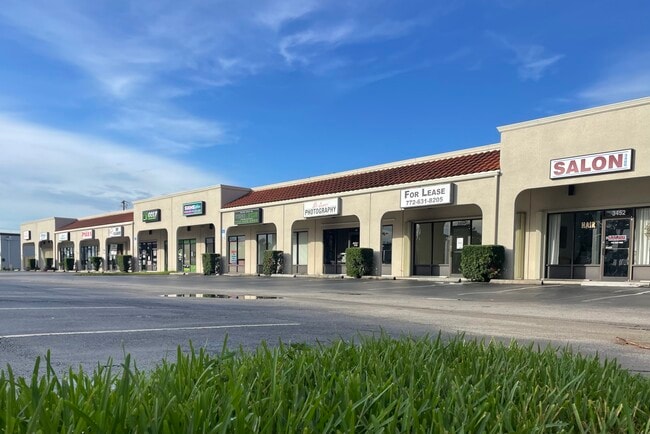 Building Photo - 3454 SE Dixie Hwy Unit 3454 Rental