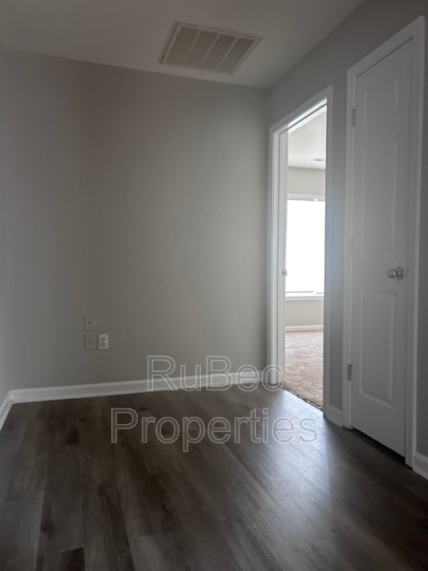 Photo - 5380 Esther Ln